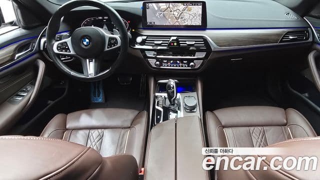 BMW 5시리즈 (G30) - Салон
