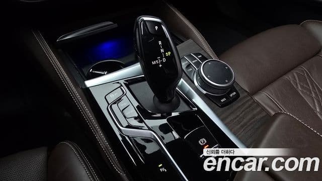 BMW 5시리즈 (G30) - Салон