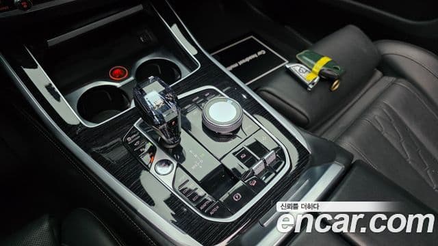 BMW X7 (G07) - Салон