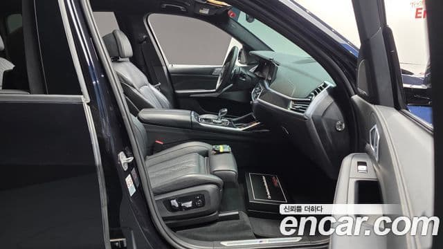 BMW X7 (G07) - Салон