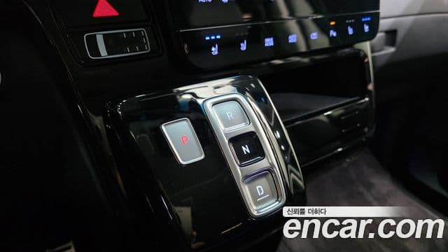 Hyundai 스타리아 - Салон