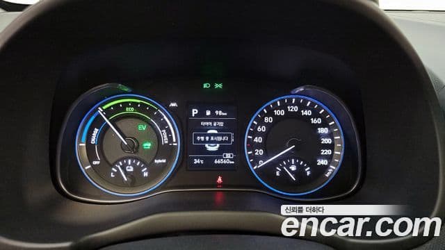 Hyundai 코나 하이브리드 - Салон