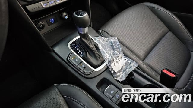 Hyundai 코나 하이브리드 - Салон