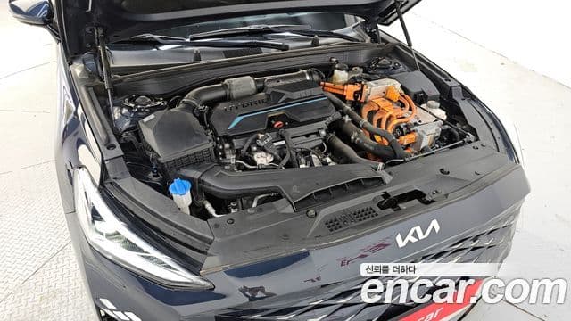 Kia K8 하이브리드 - Салон