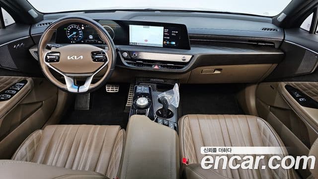 Kia K8 하이브리드 - Салон