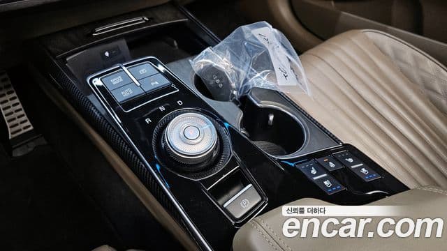 Kia K8 하이브리드 - Салон