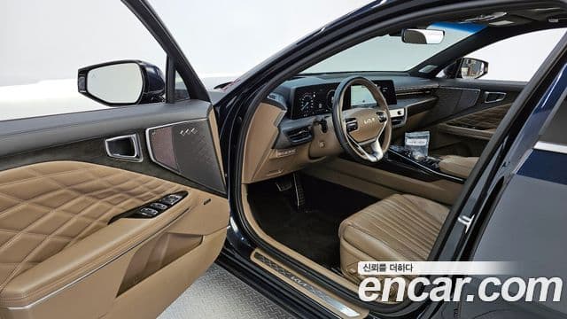 Kia K8 하이브리드 - Салон