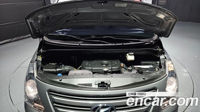 Hyundai 그랜드 스타렉스 - Салон