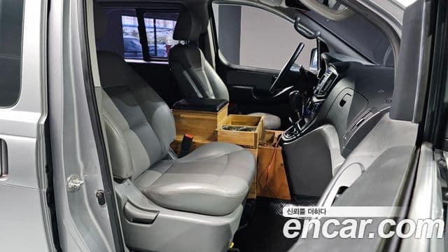 Hyundai 그랜드 스타렉스 - Салон