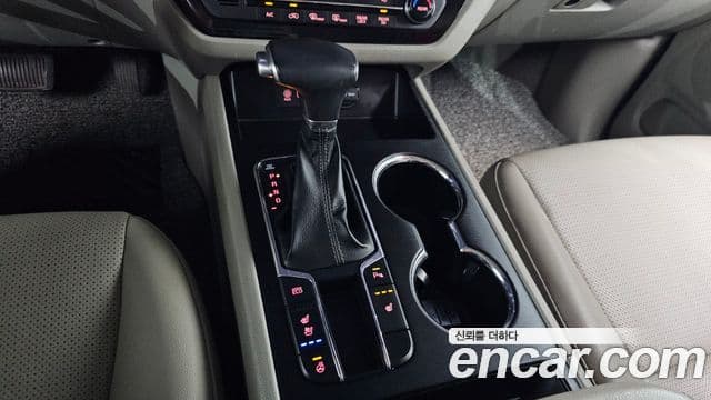 Kia 더 뉴 카니발 - Салон