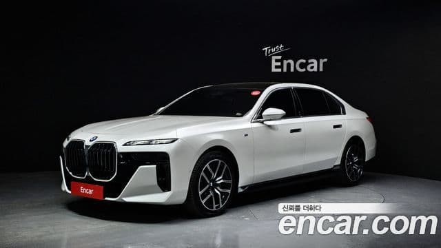 BMW 7시리즈 (G70) - Экстерьер