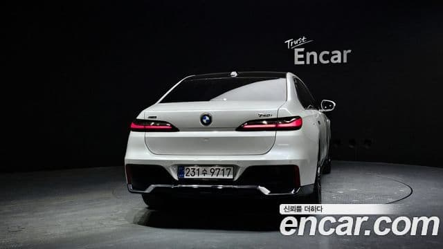 BMW 7시리즈 (G70) - Экстерьер