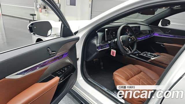 BMW 7시리즈 (G70) - Салон