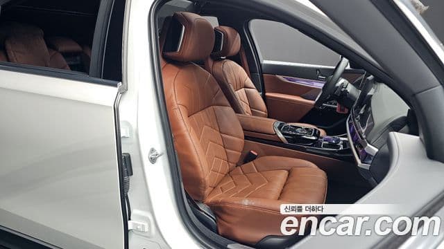 BMW 7시리즈 (G70) - Опции