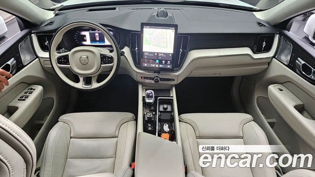 Volvo XC60 2세대 - Салон