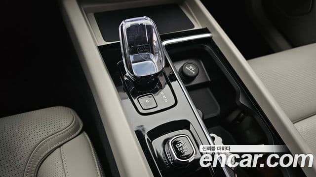 Volvo XC60 2세대 - Салон