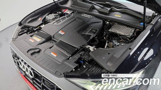 Audi Q8 (4M) - Салон