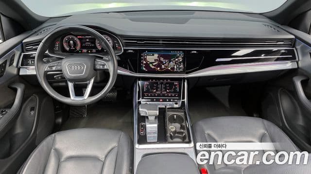 Audi Q8 (4M) - Салон