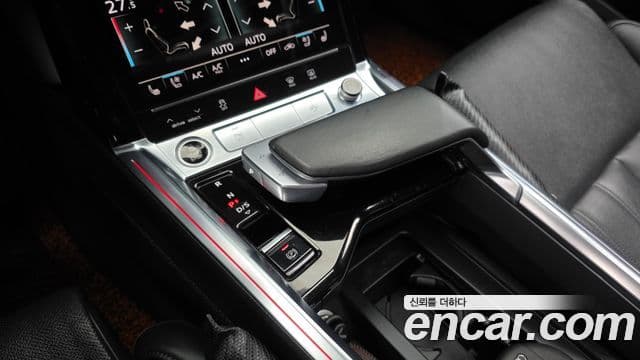 Audi e-트론 - Салон