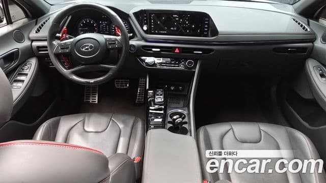 Hyundai 쏘나타 (DN8) - Салон