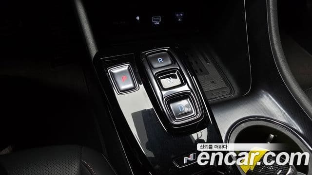 Hyundai 쏘나타 (DN8) - Салон