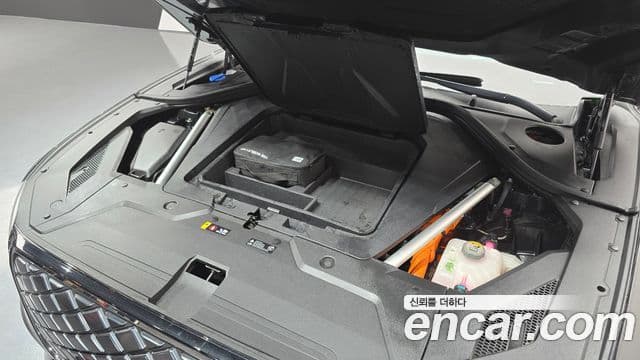 Genesis 일렉트리파이드 GV70 - Салон