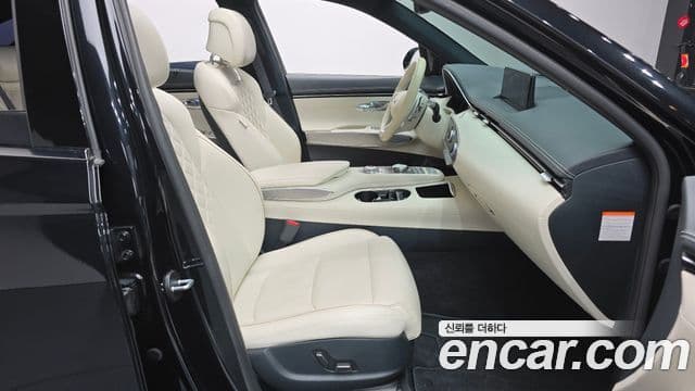 Genesis 일렉트리파이드 GV70 - Салон