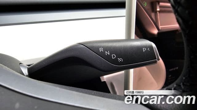 Tesla 모델 Y - Салон