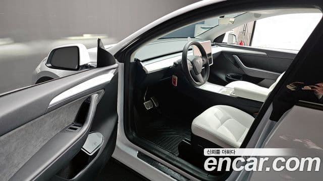 Tesla 모델 Y - Салон