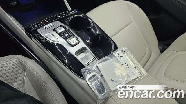 Hyundai 투싼 하이브리드 (NX4) - Салон