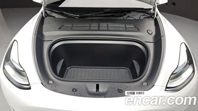 Tesla 모델 Y - Салон