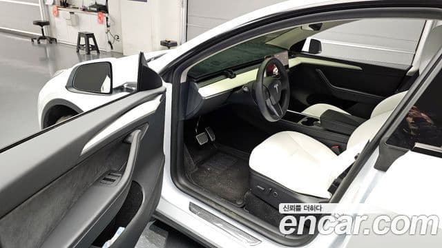 Tesla 모델 Y - Салон