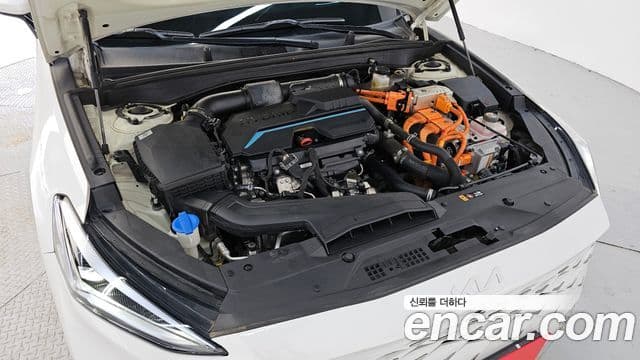 Kia K8 하이브리드 - Салон