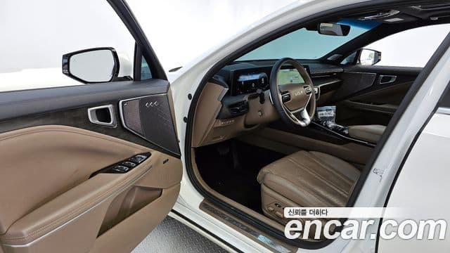 Kia K8 하이브리드 - Салон