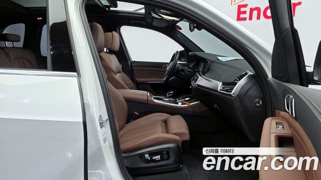 BMW X5 (G05) - Салон