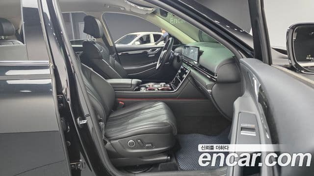 Genesis GV80 - Салон