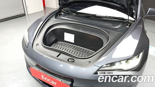 Tesla 모델 3 - Салон