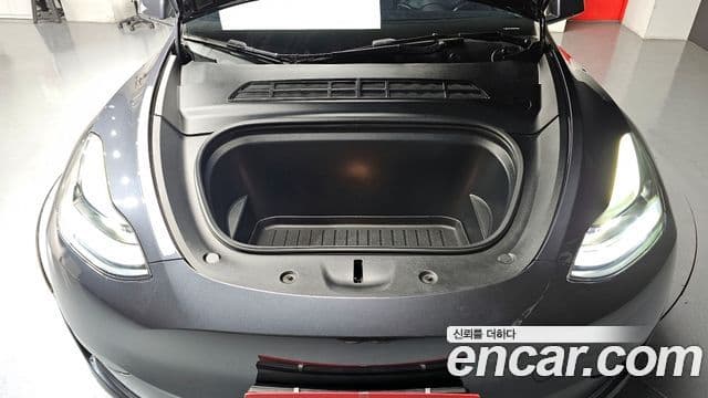 Tesla 모델 Y - Салон