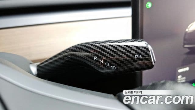 Tesla 모델 Y - Салон