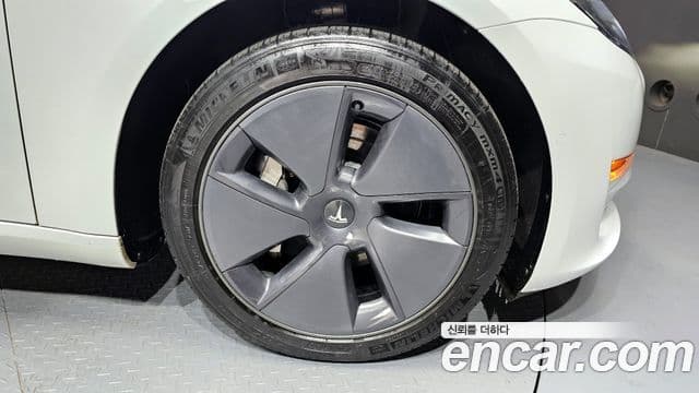 Tesla 모델 3 - Экстерьер